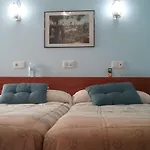 فندق Campus 2*